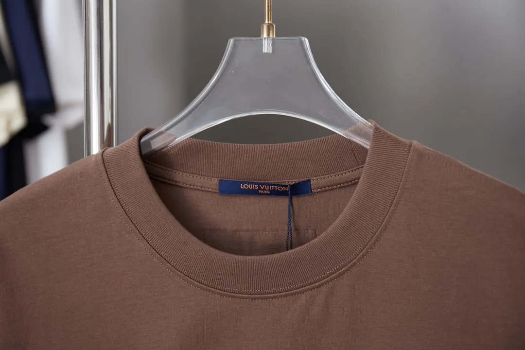🅿️180 1V 25SS early spring new style short sleeves with embroidered letters, light luxury, a must-have item for daily commuting for men and women, correct version, welcome to compare, detailed features · 320g 100% pure cotton double yarn jersey fabric · Custom dyed in the same cylinder, special thickening 32 pieces, double-strand 1X1 thread · Imported Tajima machine embroidery with various techniques to embroider the letter logo · Double needle stitching across the seam process · Original main mark, washed tag, brand moisture-proof paper packaging Color: black/white/brown Size: S/M/L/XL